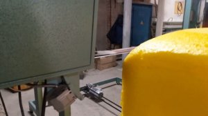 Горизонтальный станок резки поролона