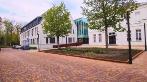 Нидерланды, город Geldrop.  Старинная церковь и замок ?.