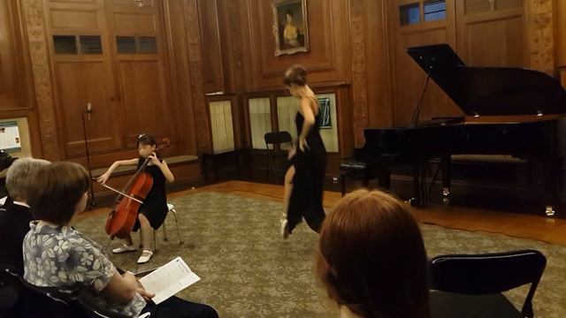 8-year-old Yihang Li playing Bach no.3 bouree