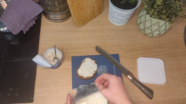 Готовлю бутерброд с форелью на аттестате об обучении. смотреть онлайн