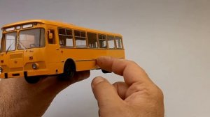 ЛиАЗ 677М от фирмы SSM в масштабе 1:43