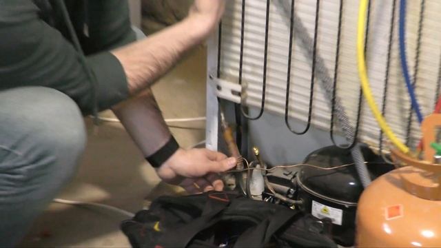 Не морозит холодильник или не включается, причины и способы устранения неисправности. смотреть онлайн