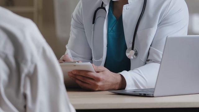 МЕШКИ ПОД ГЛАЗАМИ: чем поможет КОСМЕТОЛОГИЯ? / Как убрать отеки под глазами? смотреть онлайн