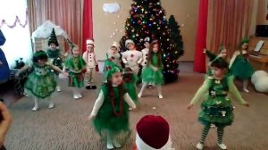 Танец ёлочек в детском саду