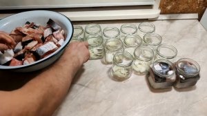 Консервы из рыба снежной в паровом автоклаве.