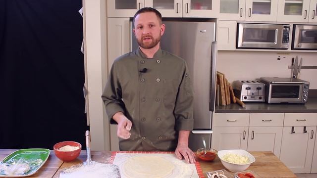 How to Use a Metal Pizza Peel (So Your Dough Won't Stick!) смотреть онлайн
