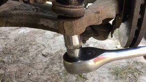 Замена рулевого наконечника Opel Corsa C 2001 Replacing the steering tip Opel Corsa C 2001