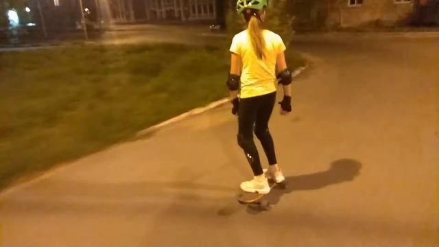 Учимся кататься на доске, Полиныч в деле #скейтбордингвмассы смотреть онлайн