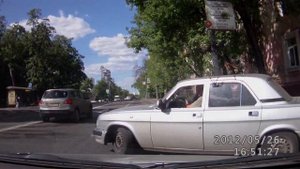 Водятел на дороге