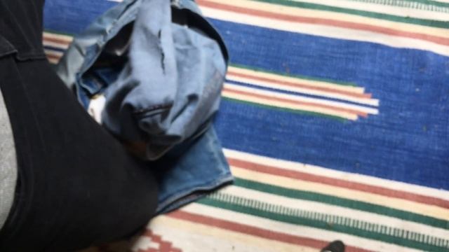 DIY Ripped Jeans - Distressed Denim - How To, tutorial смотреть онлайн