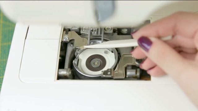 Как смазать швейную машинку. На примере Janome 6260qc.