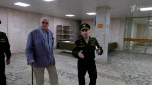 Режиссер Никита Михалков встретился с участниками спецоперации