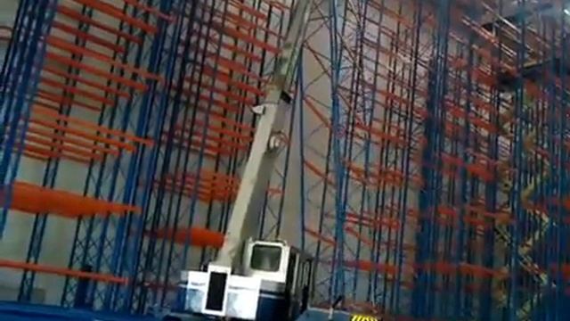 Монтаж высотного склада, стеллажи 19 м
