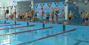 (12+) «Веселые старты» состоялись в бассейне «Бригантина»