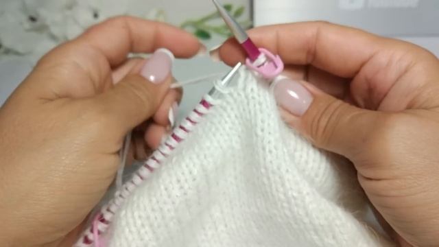 Вяжет весь Инстаграм! Шапка спицами из пряжи Пух норки. Теплая двойная шапка с отворотом.