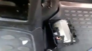 Ремонт решётки воздуховода в подлокотнике Volkswagen Jetta , Golf