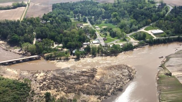 Aftermath - Sanford, Wixom Lake Dam Breaches - Aerial Tour смотреть онлайн