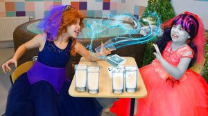 СВАДЬБА ВАМПИРА против СВАДЬБЫ ОБОРОТНЯ! Water War челлендж!