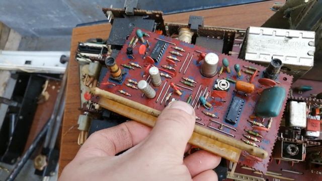 Разбираю советский телевизор Рубин Ц-208, стабилизатор напряжения Рубин СПН-400 и советскую антенну смотреть онлайн