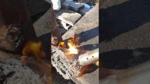 ноги на холодец   опаливаю и снимаю копыто часть 3 из 4 х