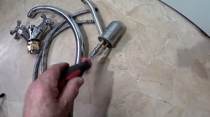 Кухонный смеситель с гайкой, против старого со шпилькой. Особенности установки. Guru from the USSR