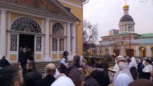 Пасха у старообрядцев. Освящение куличей после ночной службы. Чтение молитв (Рогожское, 2022 год)