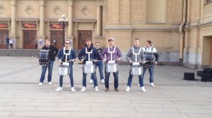Уличные барабанщики