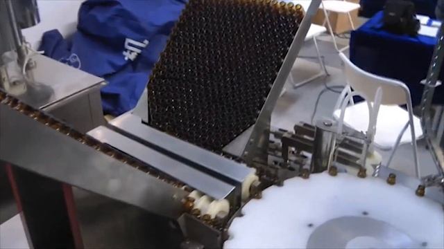 ?Riempitrice e tappatrice per bottiglie di plastica XL-12 Minipress.ru смотреть онлайн