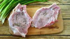 Отбивная из свинины на косточке