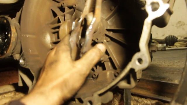 Сцепление. Стремные звуки из кпп и причина. смотреть онлайн