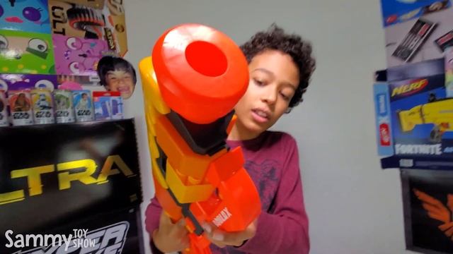 Nerf ROBLOX Adopt Me! Bees! BLASTER REVIEW! смотреть онлайн