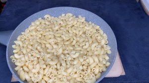 Готовим макароны с сыром