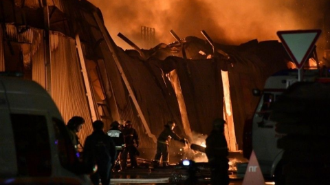 Крупный пожар в Мытищах мог произойти из-за куривших на крыше строителей