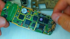 Не выкидывайте старые не рабочие телефоны, в них есть золото