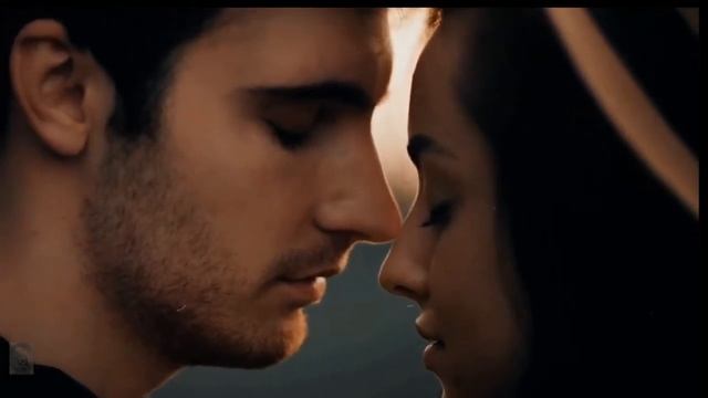 Шепчет ветер стихи Юрий Фенько,музыка инет,поет Евгений Шувалов,монтаж Валентина Зубкова смотреть онлайн