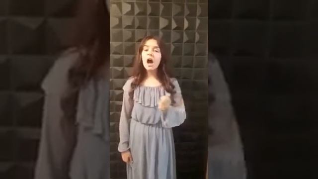 Участница песенного фестиваля Анастасия Кускова-солистка вок. ансамбля "Голоса" педагог Костенко Л.