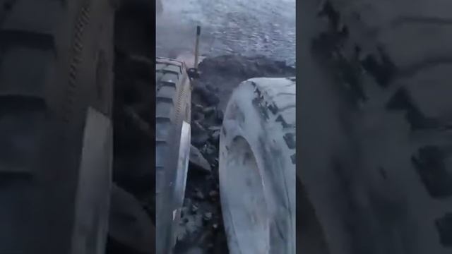 Что бывает с колёсами грузовика на холоде