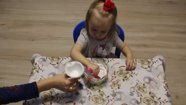 Игры с надувными шариками, эксперимент №2 сода и раствор лимонной кислоты. смотреть онлайн