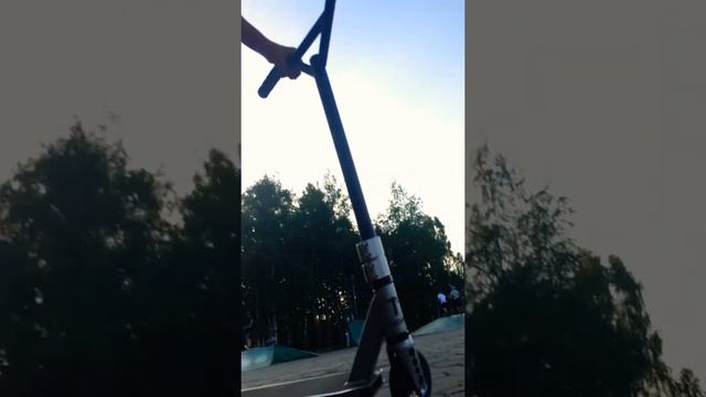 КАТАЕМ В СКЕЙТ ПАРКЕ. смотреть онлайн