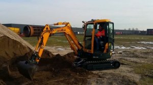 Testdrive the new Hyundai R25Z-9AK