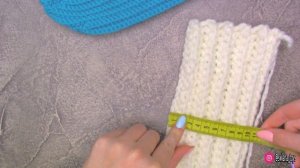 Связать такую крючком легко. Шапка бини крючком за 3 часа. модная макушка.