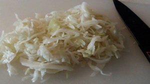 Салат из свежей капусты с огурцами