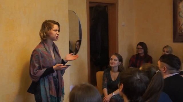 Варя Феофанова читает "Сергею Есенину", Маяковский смотреть онлайн