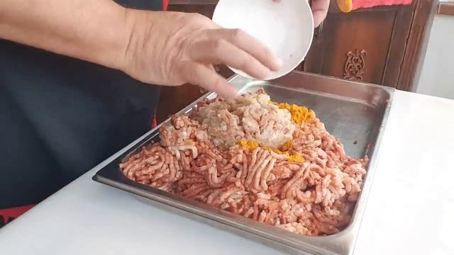 ОБЪЕДЕНИЕ: ЗАКУСКА ИЗ КАЗАХСКОГО МЯСА И КОТЛЕТЫ В МОЛОКЕ смотреть онлайн