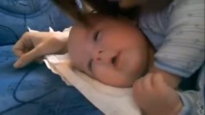 Что произойдет, когда мама начнет обнимать малыша