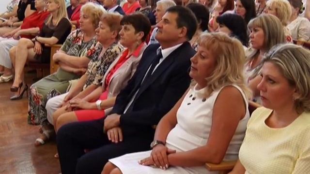 Крымских медработников наградили в преддверии профессионального праздника смотреть онлайн