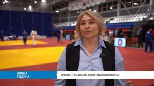 Олимпийский чемпион Беслан Мудранов проводит мастер-класс для юных борцов Хабаровского края