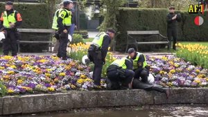 Paludan i Borås – folk kastade sig i vattnet för att stoppa koranbränningen