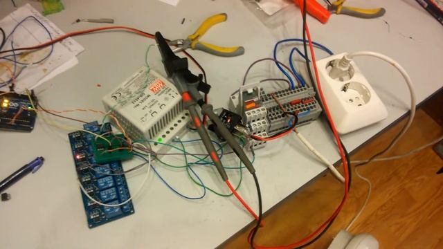 Автомобильное реле коммутирует 220 В, 9 А смотреть онлайн