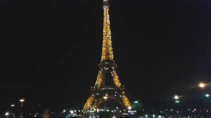 Эйфелева башня ночью.La Tour Eiffel